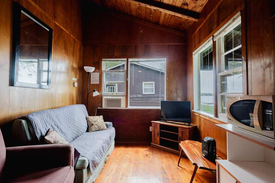 2-Bedroom Cottage #10 at Ambleside — photograph 3