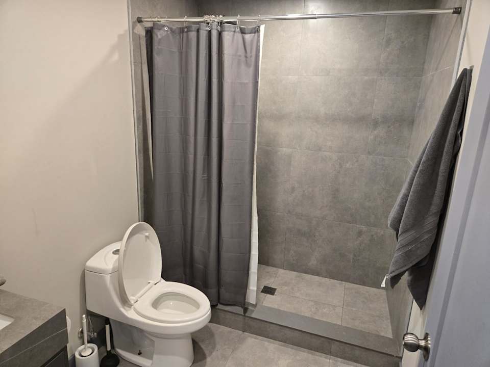 Studio suite #201 at Sutton Suites — photograph 2
