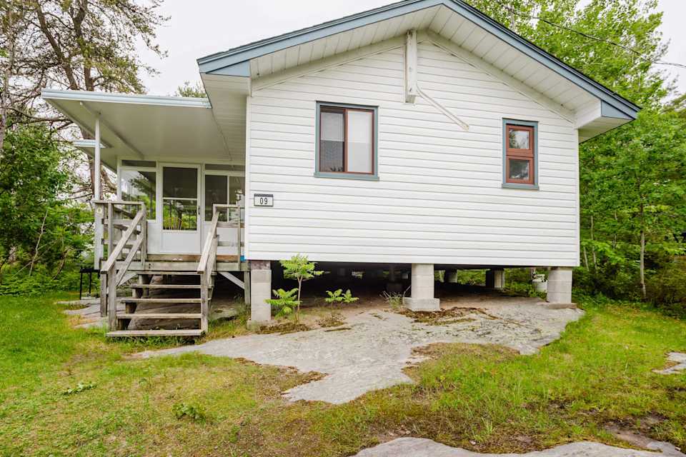 3-Bedroom Cottage #9 at Rockwood — photograph 2