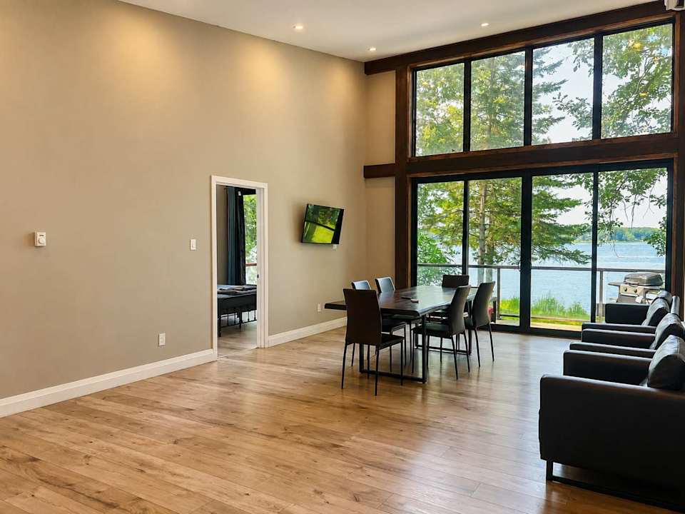 3-Bedroom Villa #2 at Englewood Villas — photograph 5