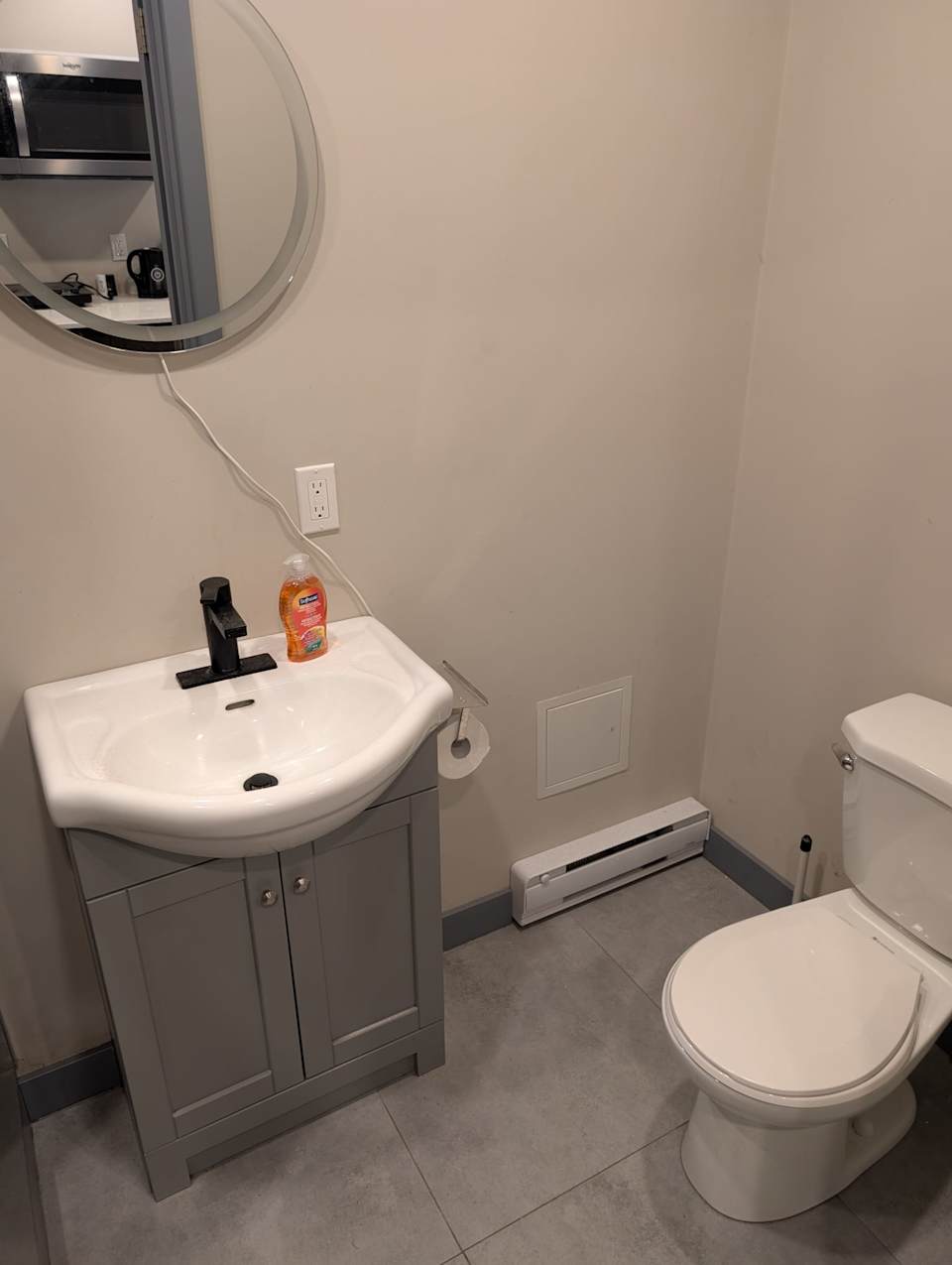 Studio suite #106 at Sutton Suites — photograph 5