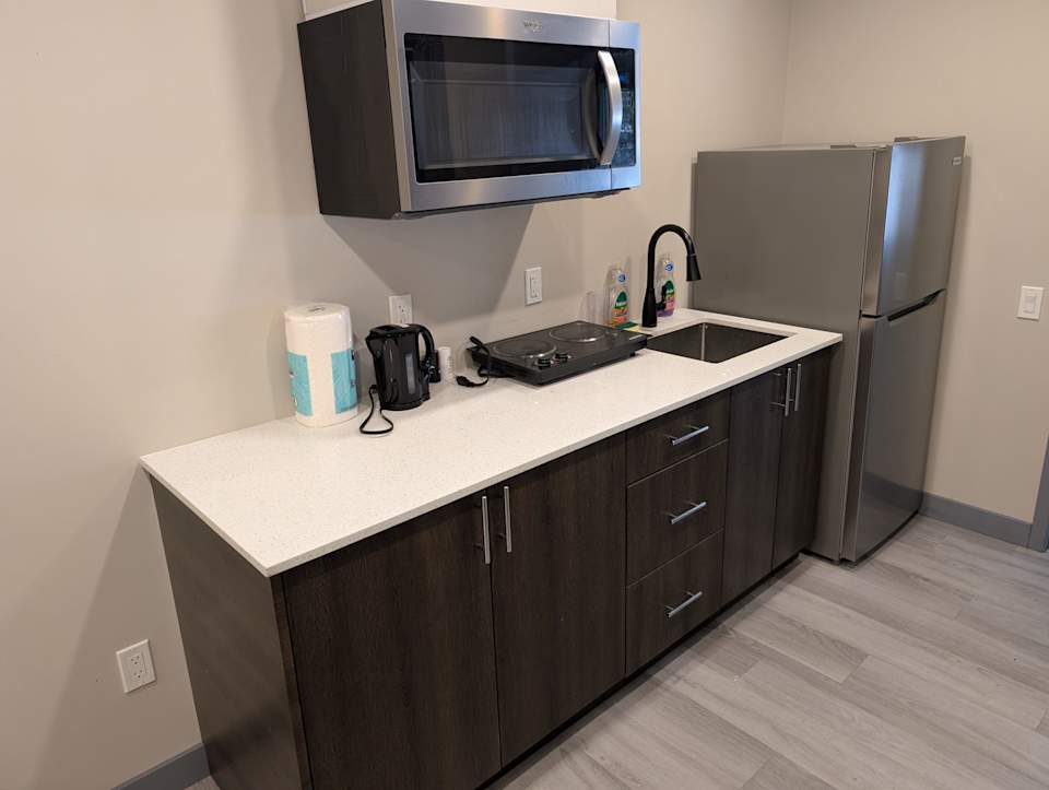Studio suite #106 at Sutton Suites — photograph 3