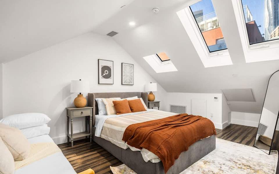 Stylish 3BR NYC Retreat | Walk to Seaport!
