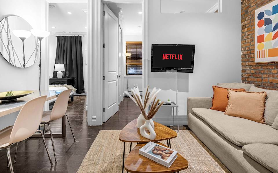 Dream NYC Haven: Cozy 2BR in Prime Spot