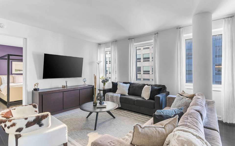 Elegant Midtown Haven | Stunning Views!