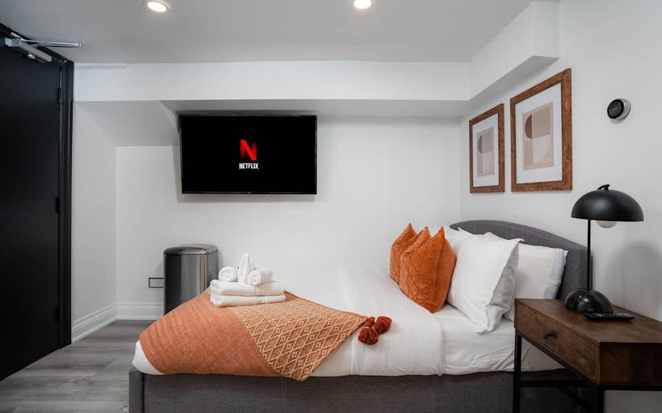 Chic Parkdale Studio with Free Parking