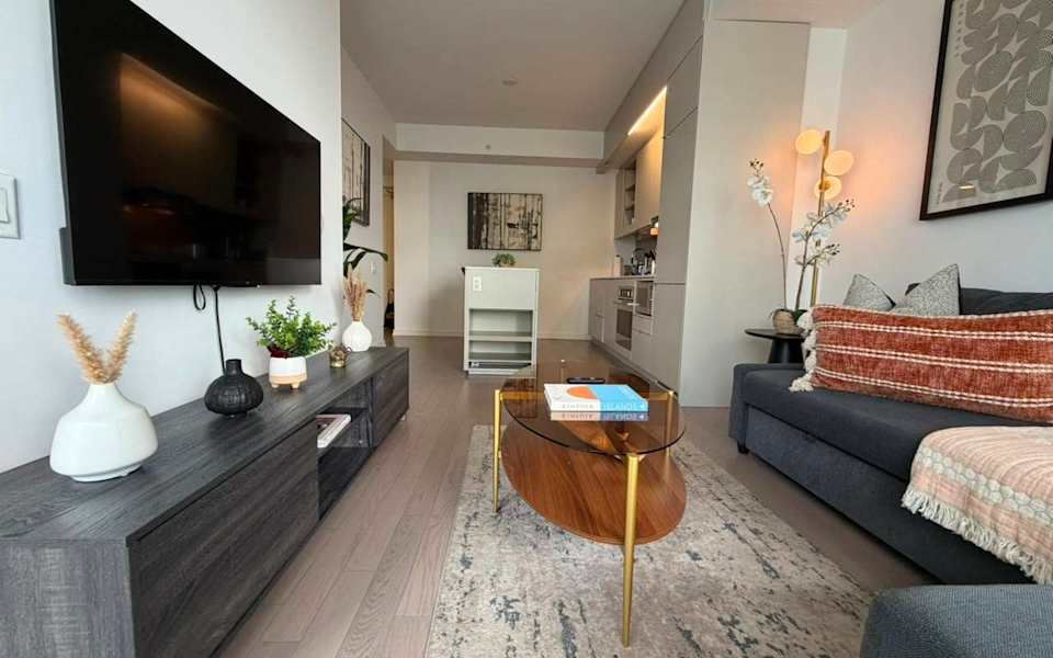 Urban Oasis in Downtown Toronto West, Sunlit Terrace