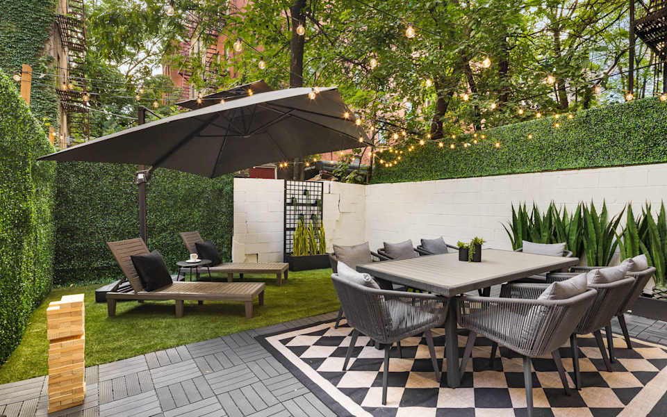 Harlem Garden Retreat | Sleeps 10 & Private Patio!