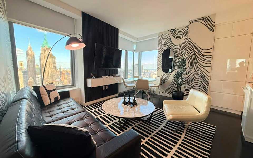 Luxury 2BR Financial District Suite with Views