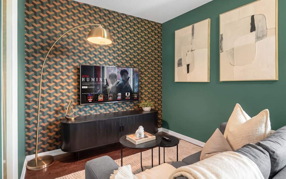 Bright Fort York 1BR | Private Balcony & Lake!