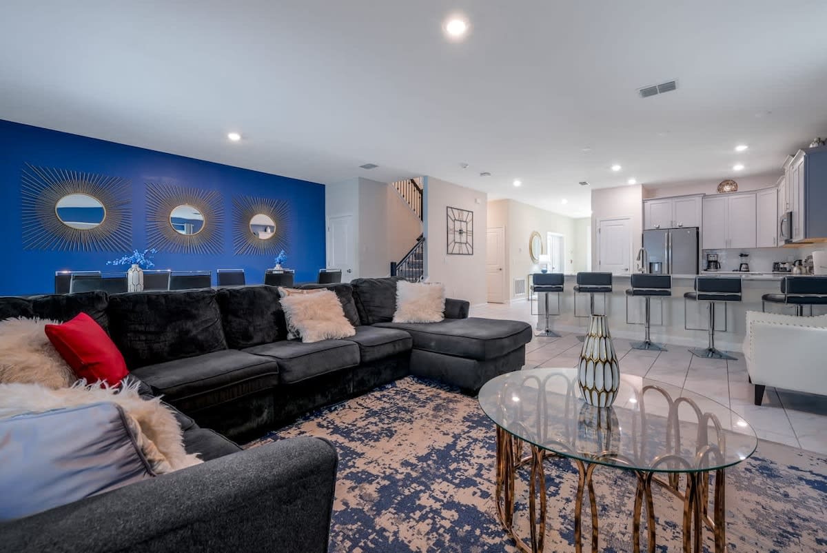Casa de 9 dormitorios en Storey Lake – foto 1